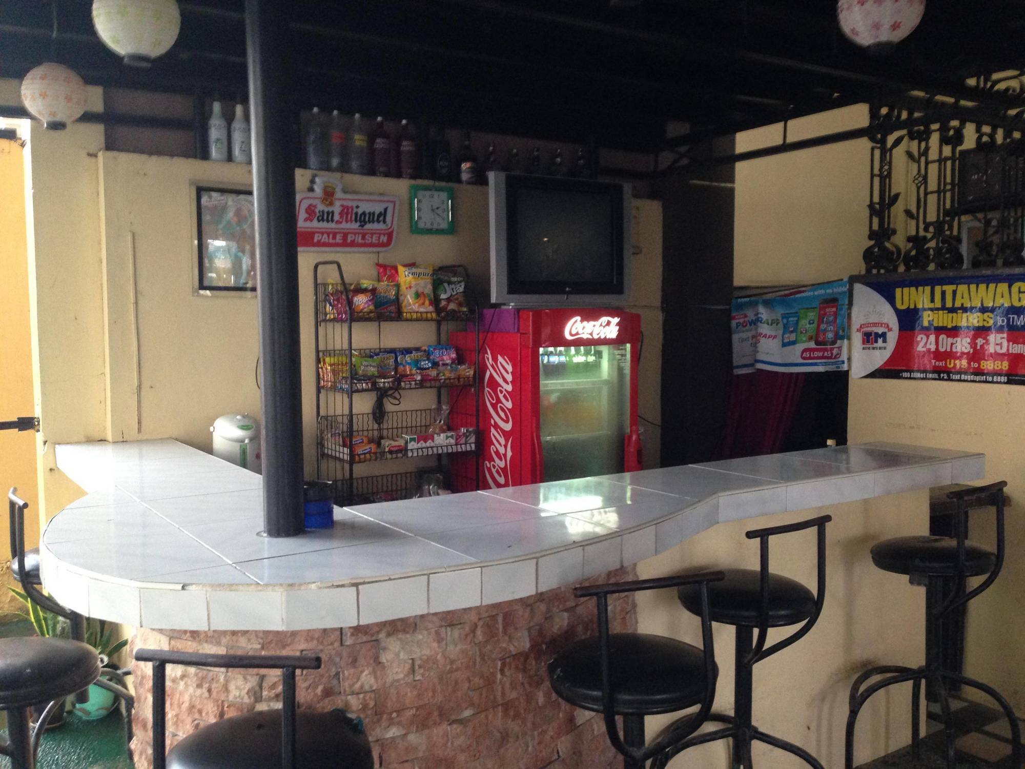 Herbies Mansion Olongapo Buitenkant foto