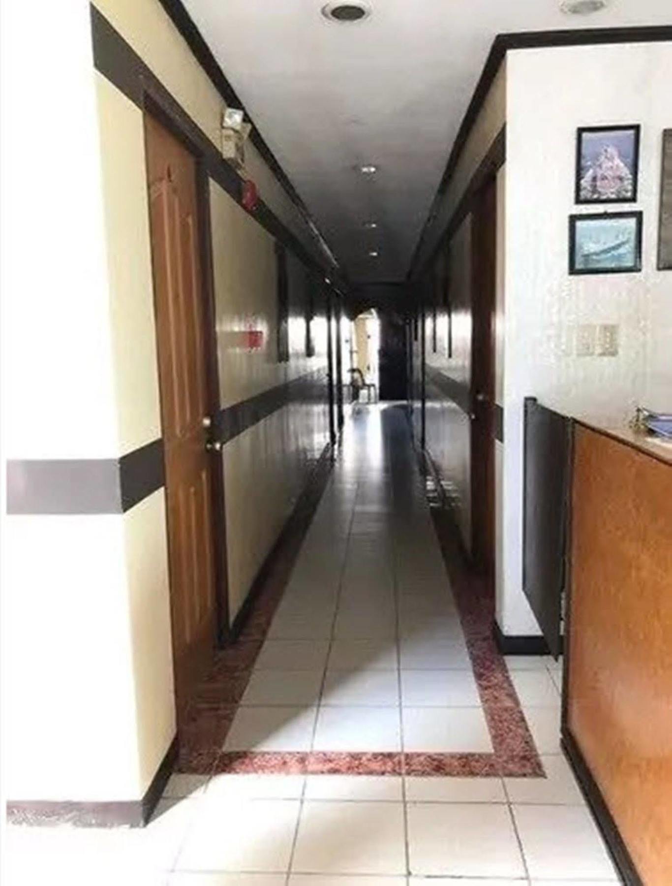Herbies Mansion Olongapo Buitenkant foto